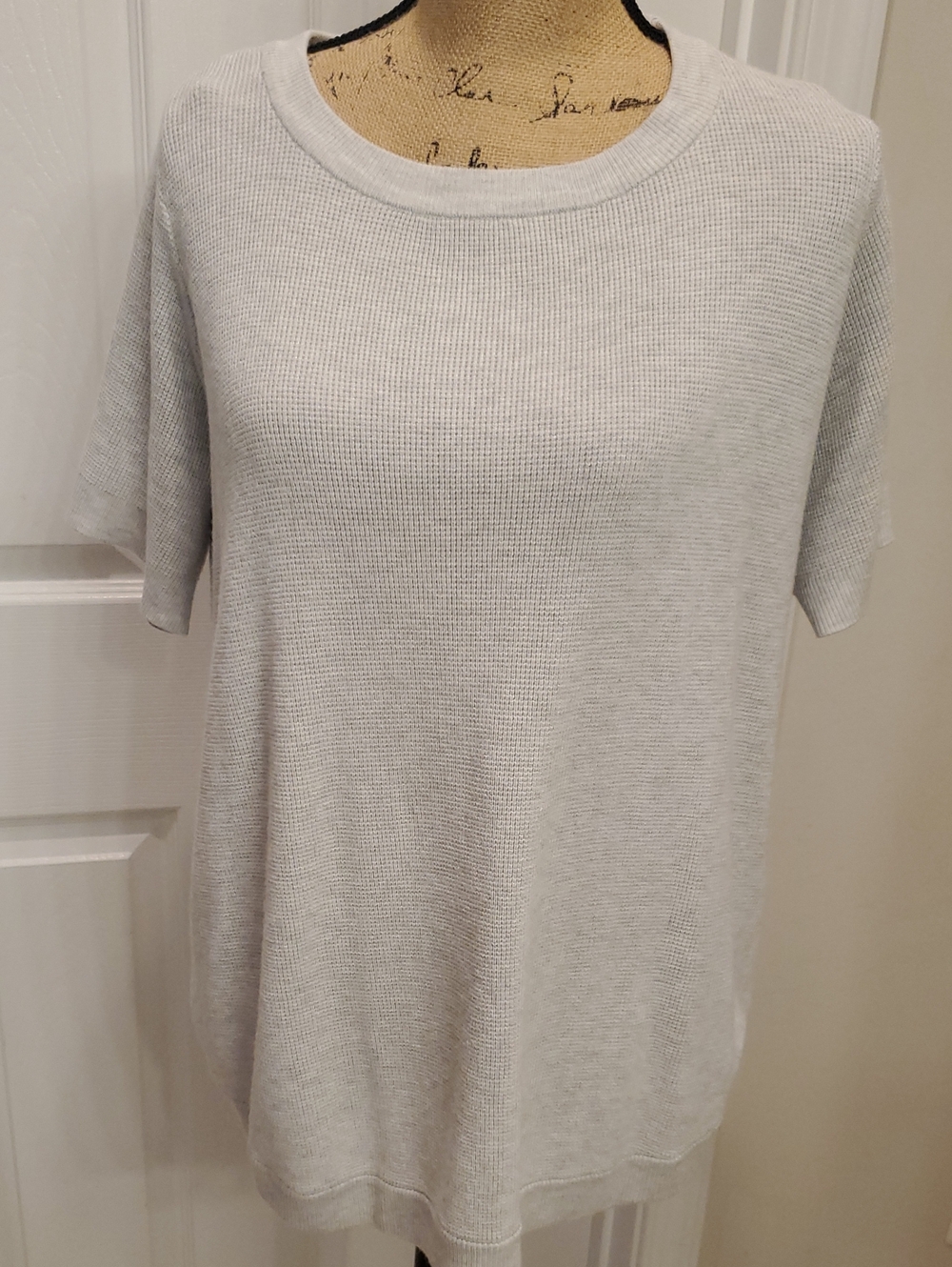 CYRUS Knit Crew Neck Sweater in White XL Like New